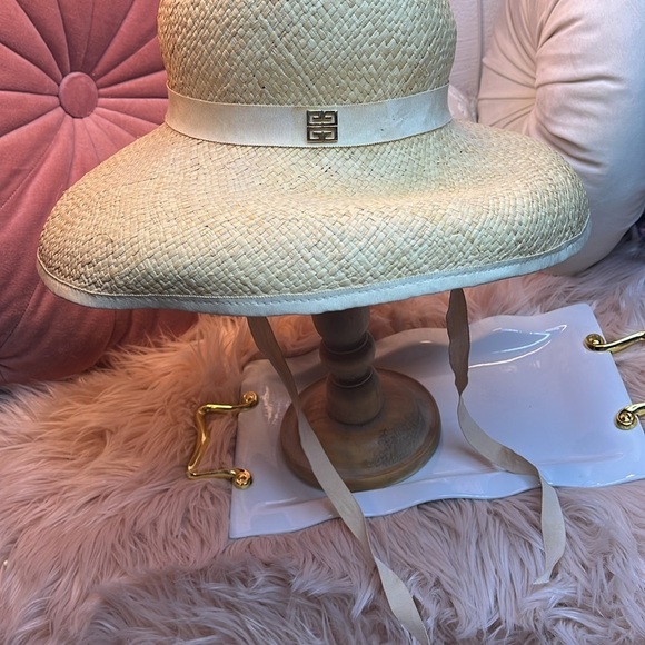 ULTRA VINTAGE GIVENCHY HAT